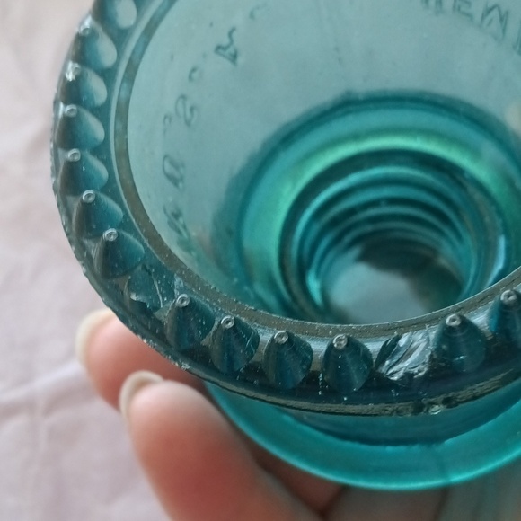 Hemingray No. 16 insulator light blue green & pointed drip points Fair condition - Picture 5 of 7